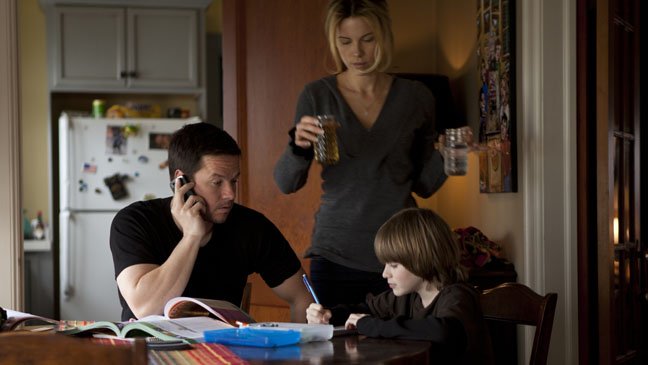 Mark Whalberg, Kate Beckinsale and Connor Hill in a scene from Contrabrand