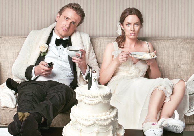 Emily Blunt and Jason Segal in a scene from 5-year engagement